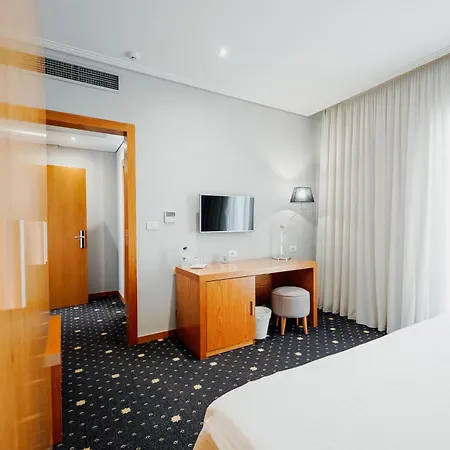 Agimi Hotell 4*