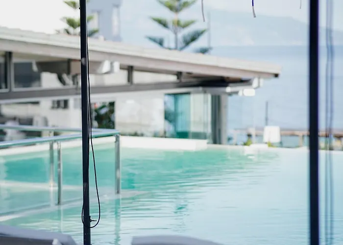 阿吉米酒店 4* Sarandë