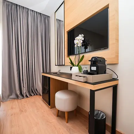 Agimi Hotel 4*